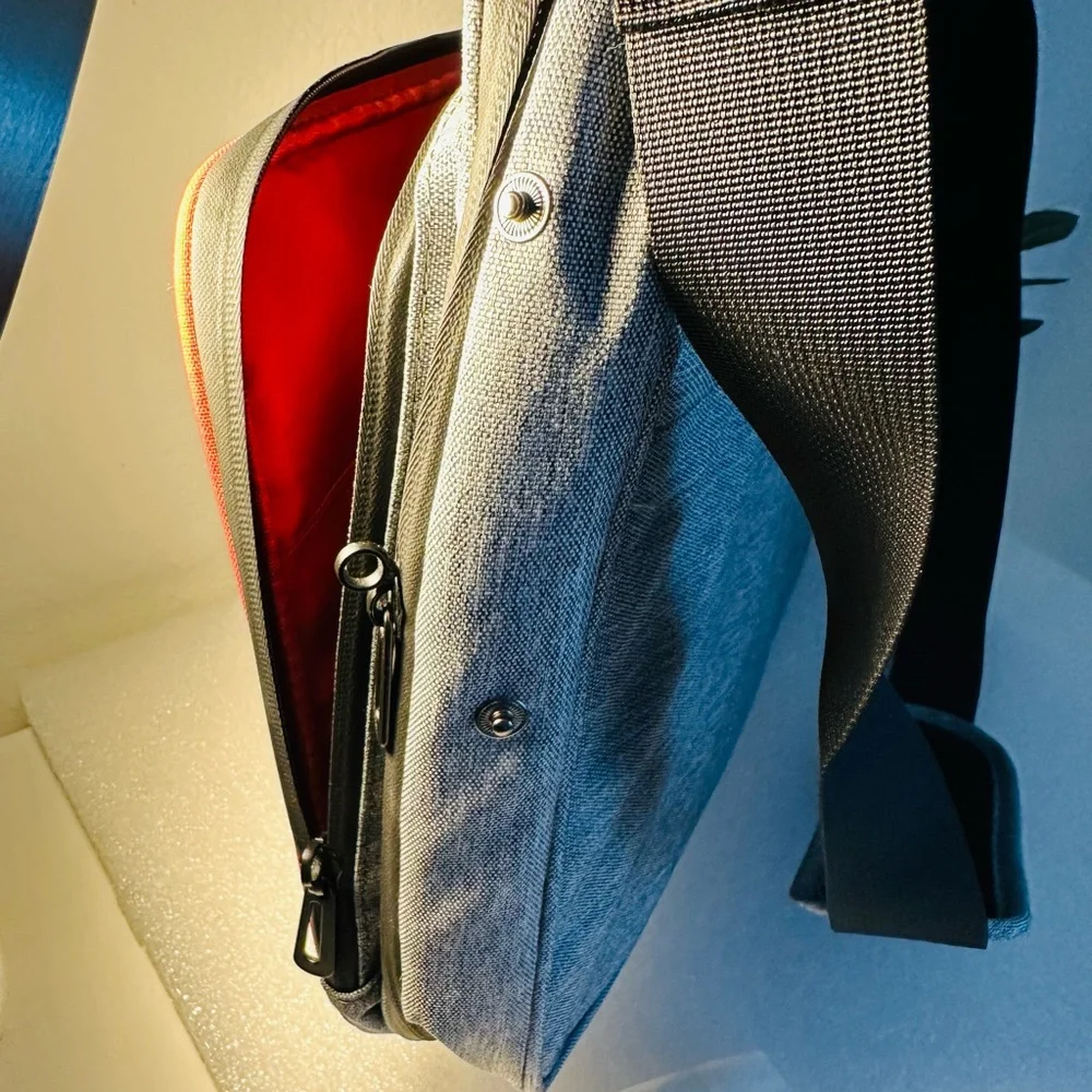 The Moose Designs Original Convertible Workstation Laptop Messenger Bag